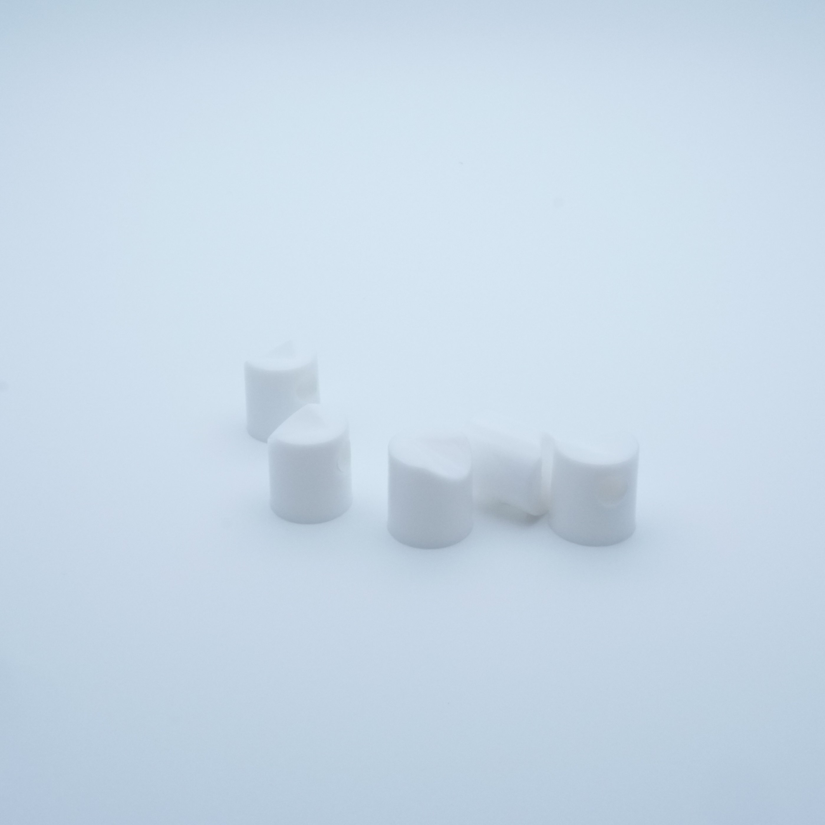 Efficient Plastic Actuated Air Freshener Emitter White Body include dew-point