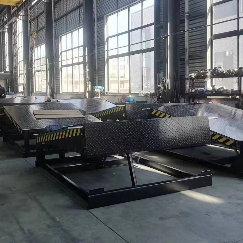 Customized 6-10 Ton Mobile Hydraulic Dock Ramps New Folding Dock Leveller Warehouse Manufacturing Plant Motor Pump Core