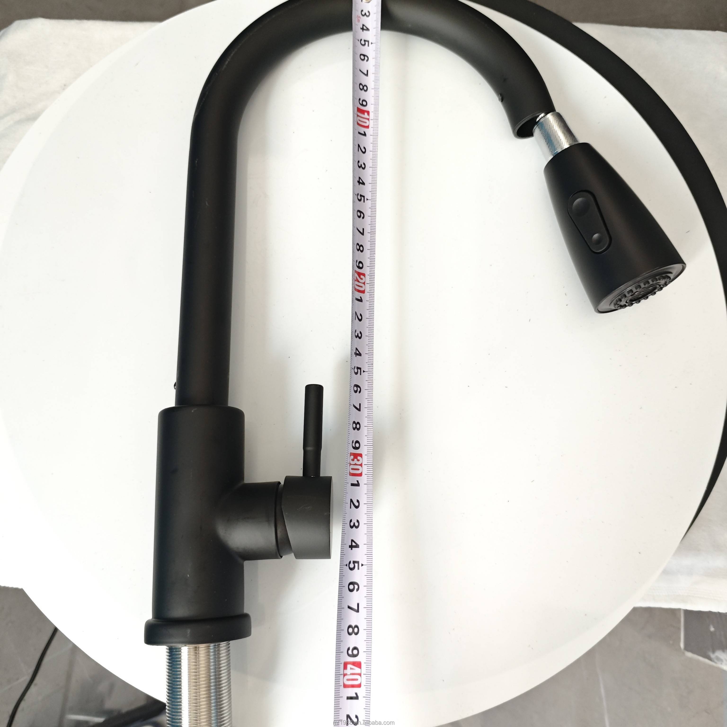 Hot Cold Rotating Stainless Steel Faucet Pull-Down Design Ceramic Valve Core Modern Extendable Shrinkable Kitchen Sink Faucet