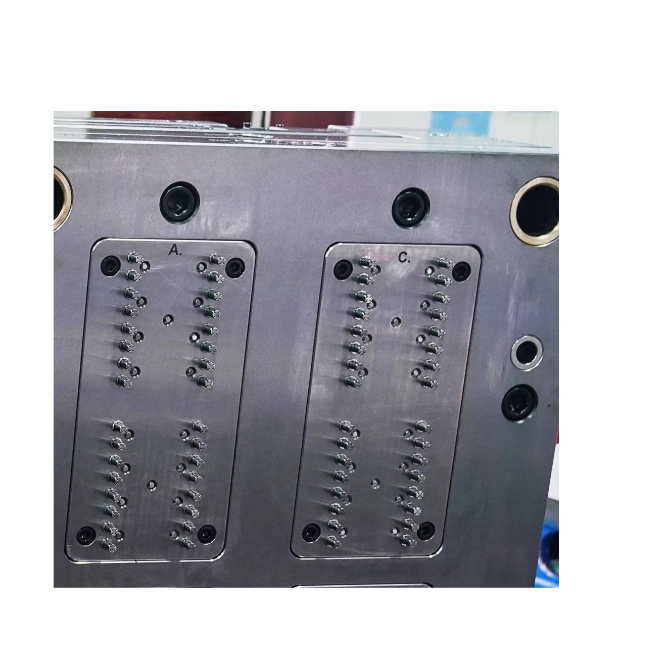 Specializing in manufacturing precision molds. Spray valve spray pump head aerosol valve-valve stem mold.