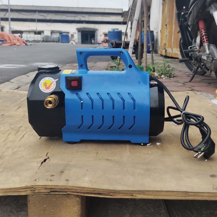 New material producer in Vietnam good for user car washer high-pressure with water gun power 2000-2300w for cleaning car