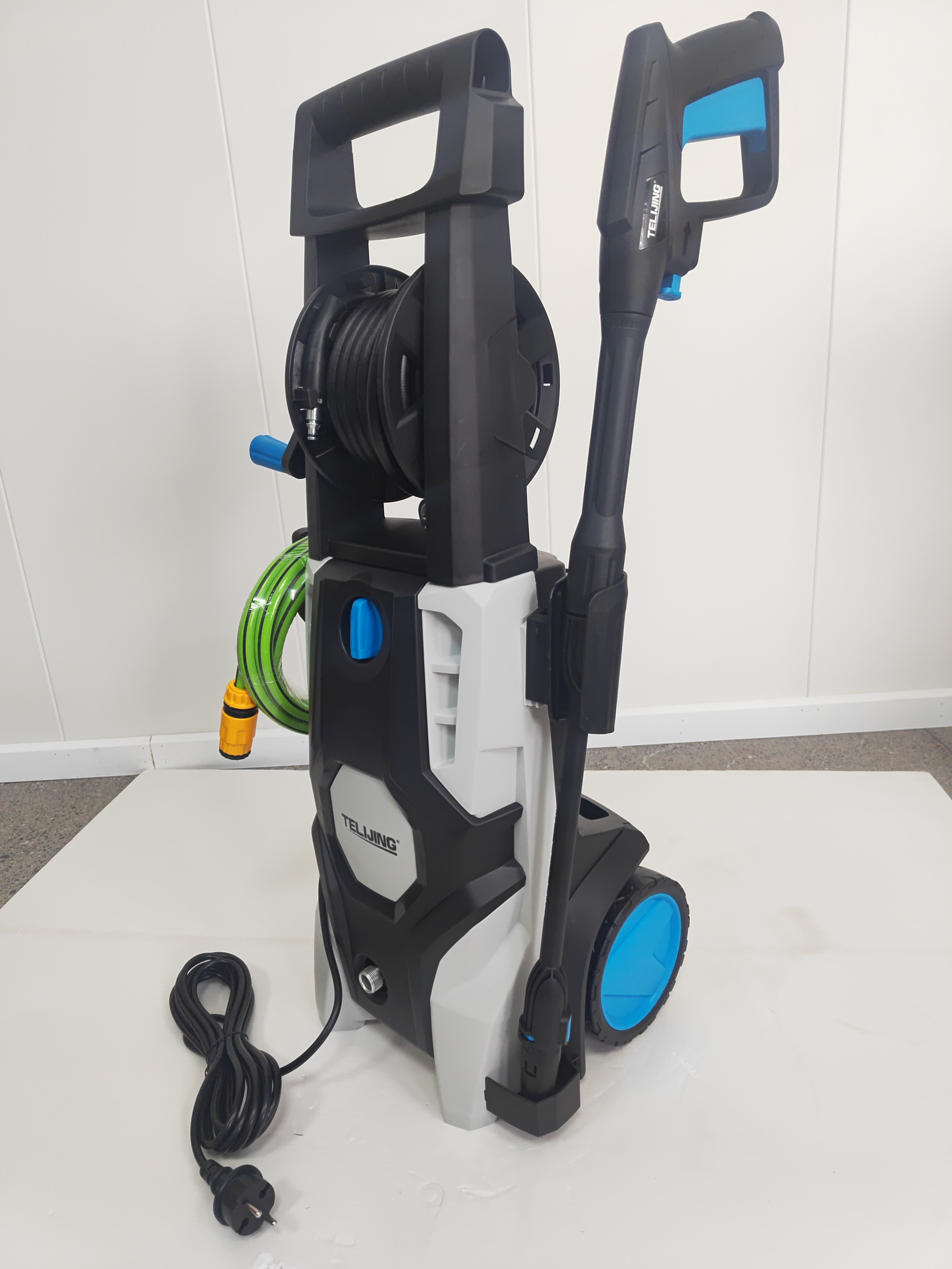 Portable Super Light Plastic Electric Household 4000psi High Pressure Washer With Soap Jar Outside Car Washer Plug Play Machine