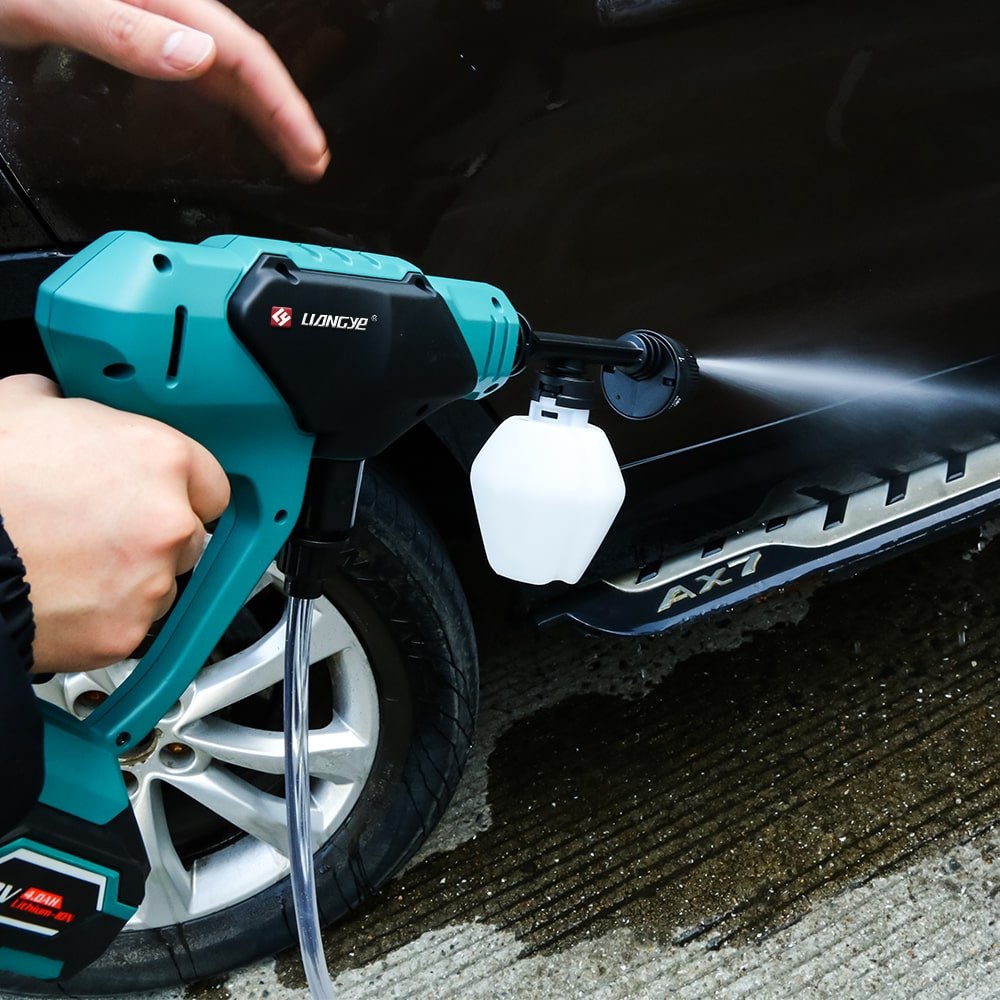 China New Portable Battery Powered Wireless Washing Cleaning Machine Cordless High Pressure Car Washer
