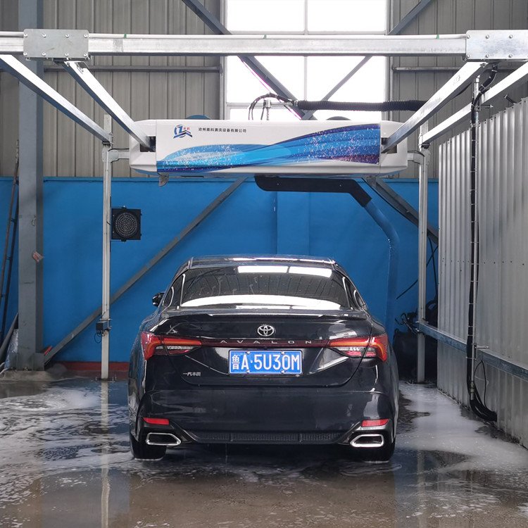 Safe environmentally friendly manpower-saving contactless car washer