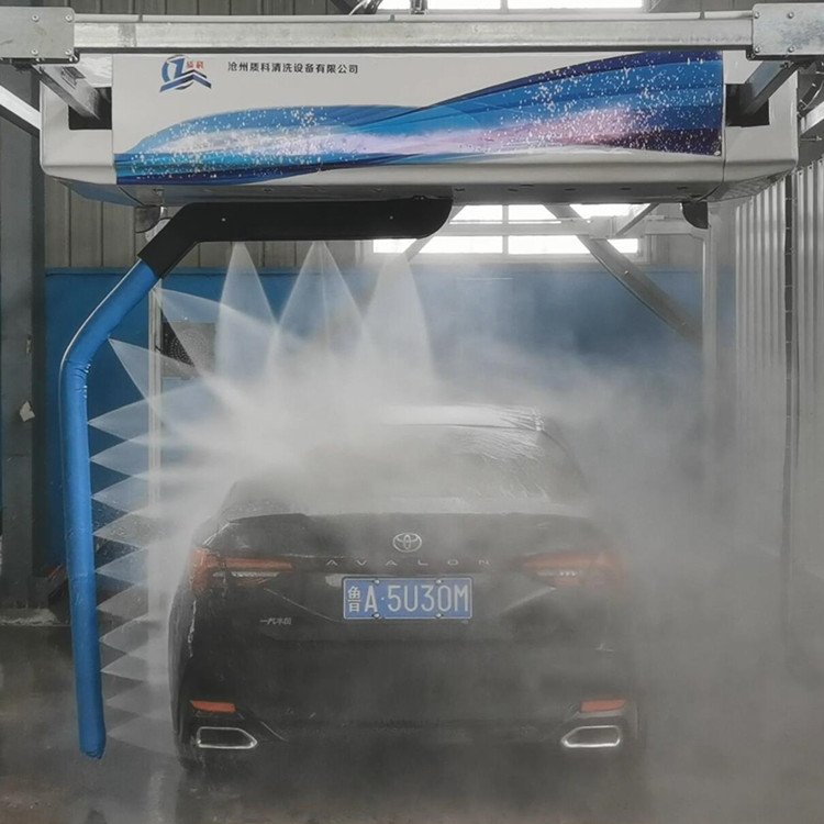 Safe environmentally friendly manpower-saving contactless car washer
