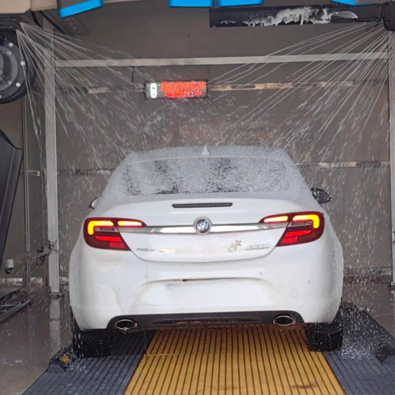 Made in china high pressure touchless car wash machine for car wash room