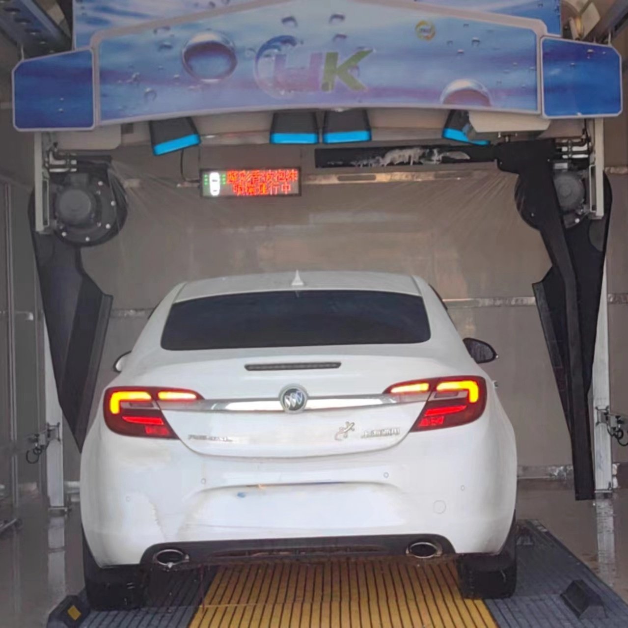 Made in china high pressure touchless car wash machine for car wash room