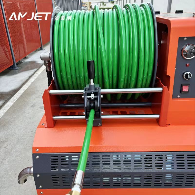 Sewage pipe and sewer pressure washer that can be installed in the car. Gasoline engine German pump. Sewer injection machine.