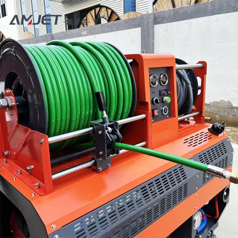 Sewage pipe and sewer pressure washer that can be installed in the car. Gasoline engine German pump. Sewer injection machine.
