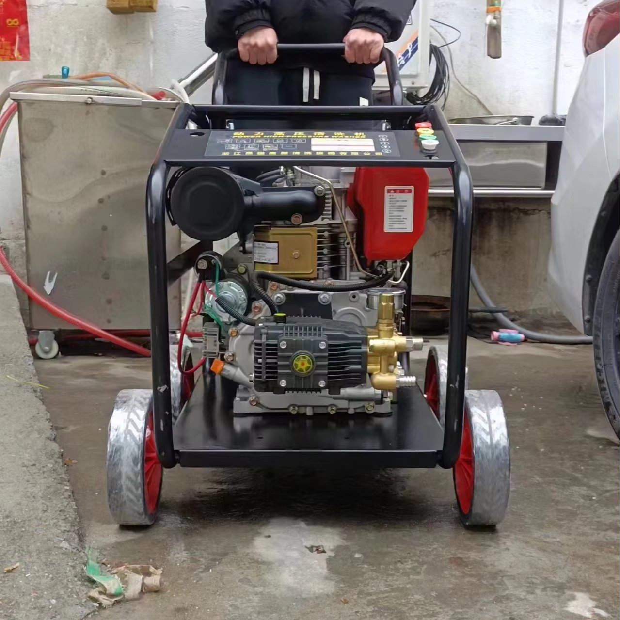 High Quality Compact Electric Pressure Washer 330 High Pressure Water Pump for Car Wash Cleaning Electric Motor Core Components