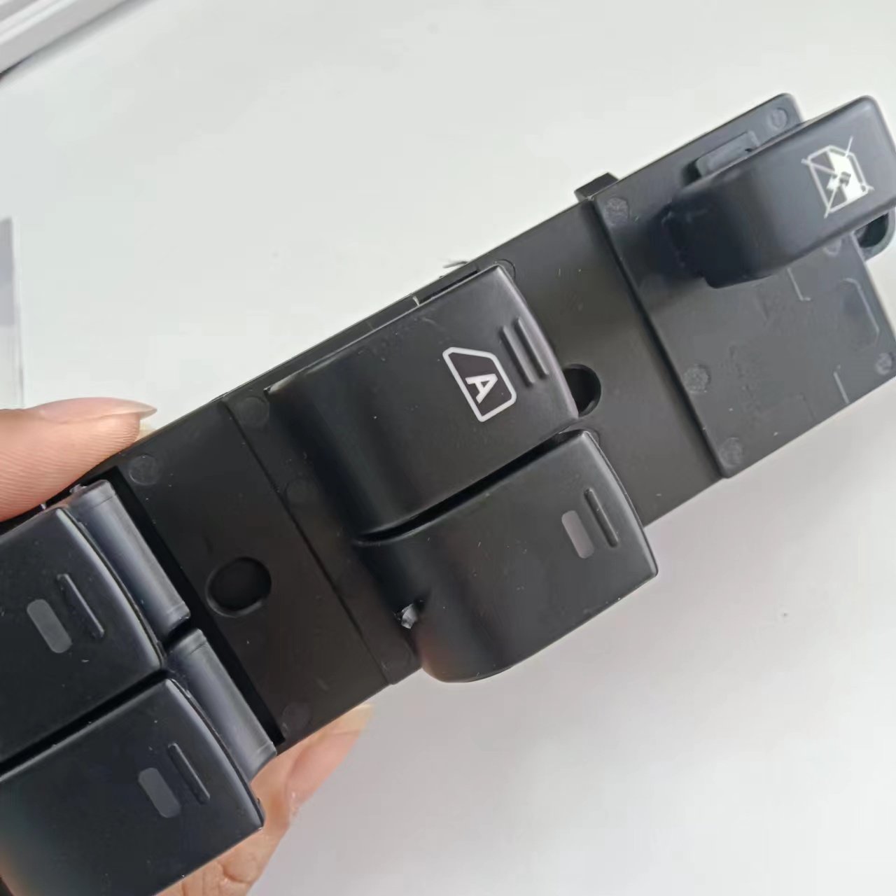 Front Left Power Window Switch 25401-EB30B 25401-BB60B 25401-4X00D 25401-4X01D 25401-BB65B Fit for Nissan Navara Qashqai