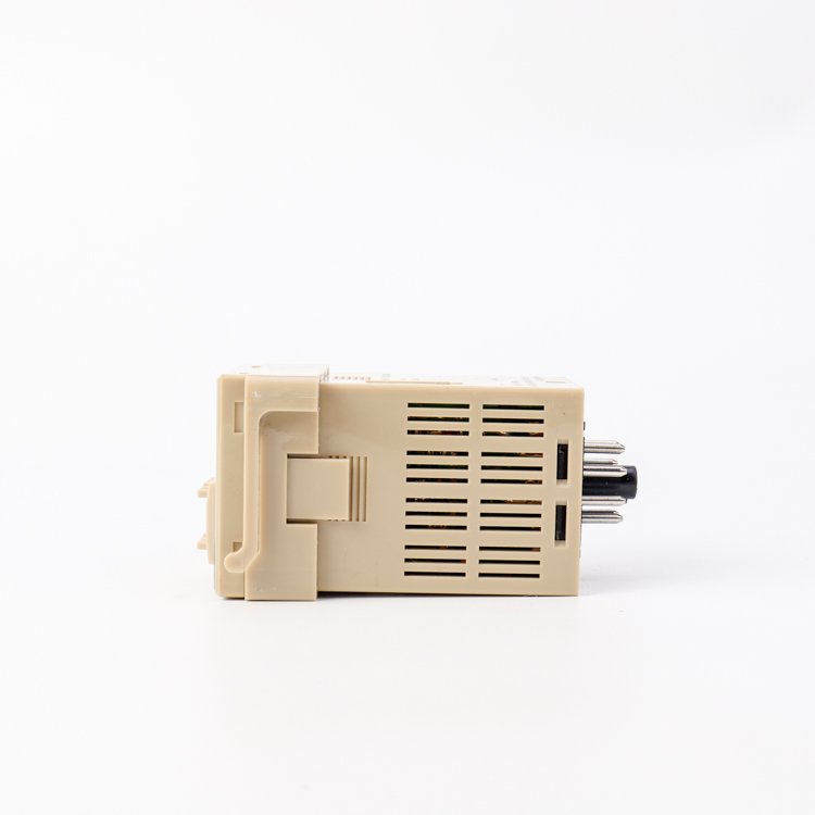 Miniature SPDT Time Relay ICs 5V Nominal Voltage Repeat Cycle Delay Timer Sealed Auto Switch for PCB Use Protective