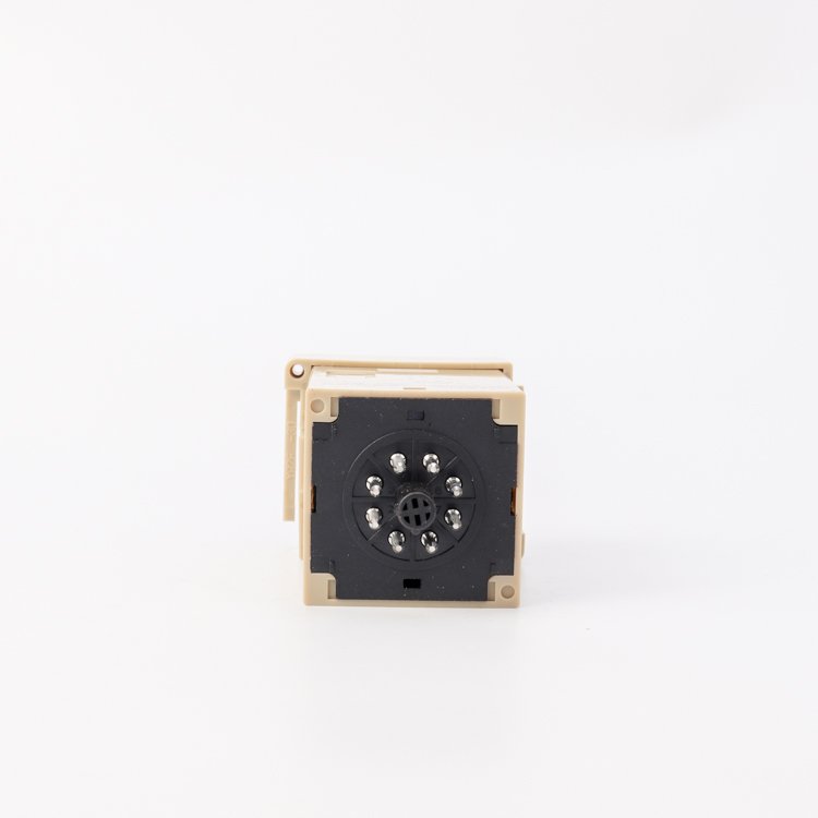 Miniature SPDT Time Relay ICs 5V Nominal Voltage Repeat Cycle Delay Timer Sealed Auto Switch for PCB Use Protective