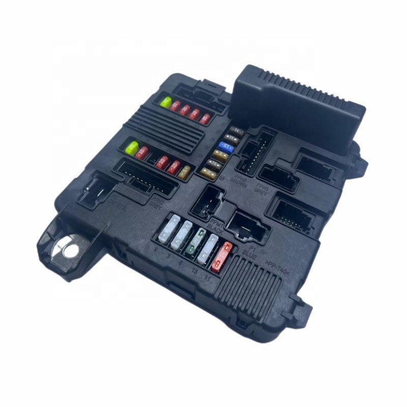 New Engine Fuse Box 8200306032 8200306033 for Renault Megane Scene 2 2002-2006