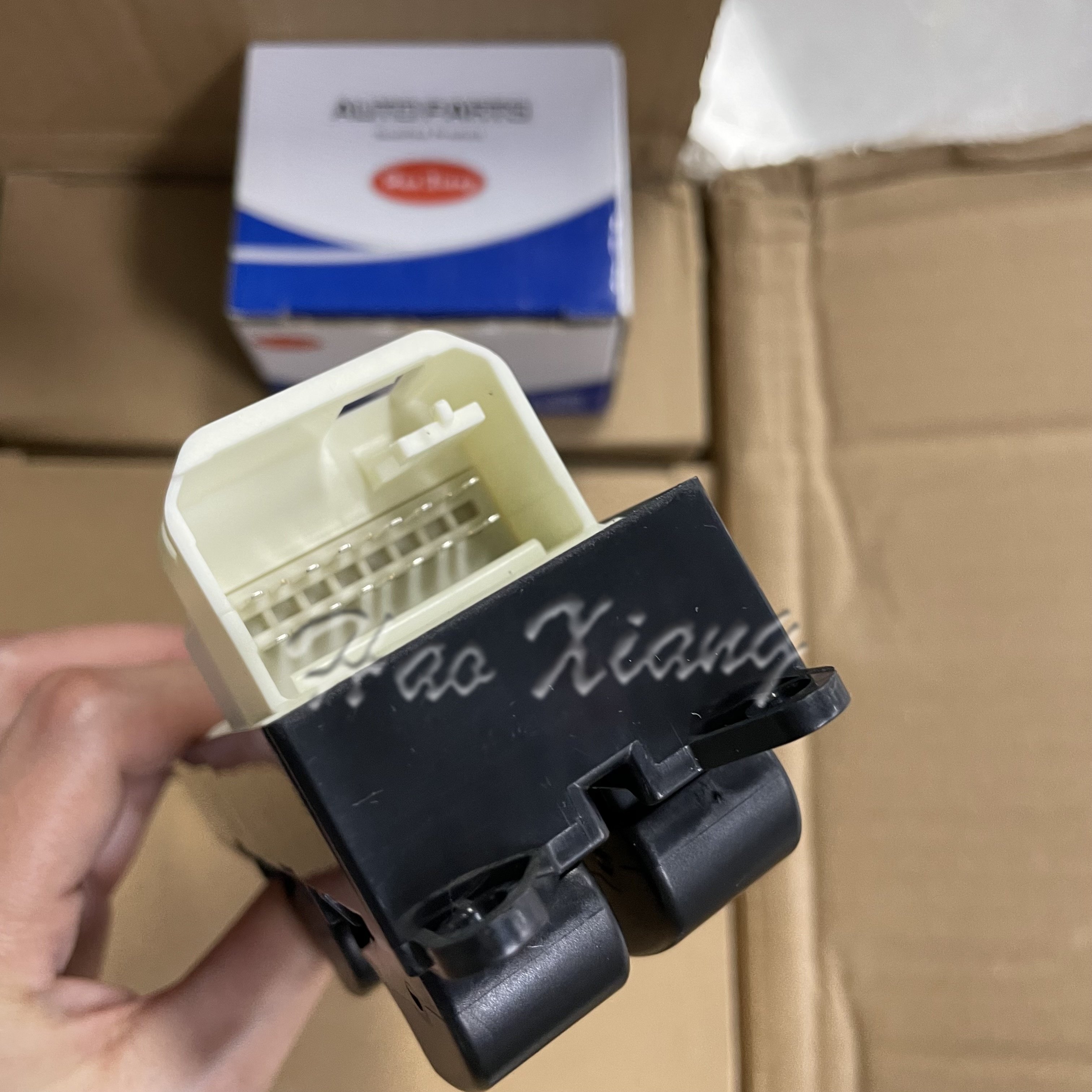 Haoxiang 84820-0K061 High Quality Electric Power Window Switches Universal Window Lifter for Toyota Hilux