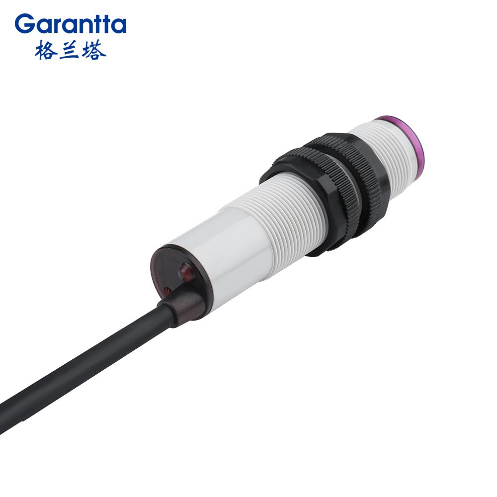 Gate Photoelectric Switch Four-wire Universal PNP No M18 Cylindrical Photoelectric Switch