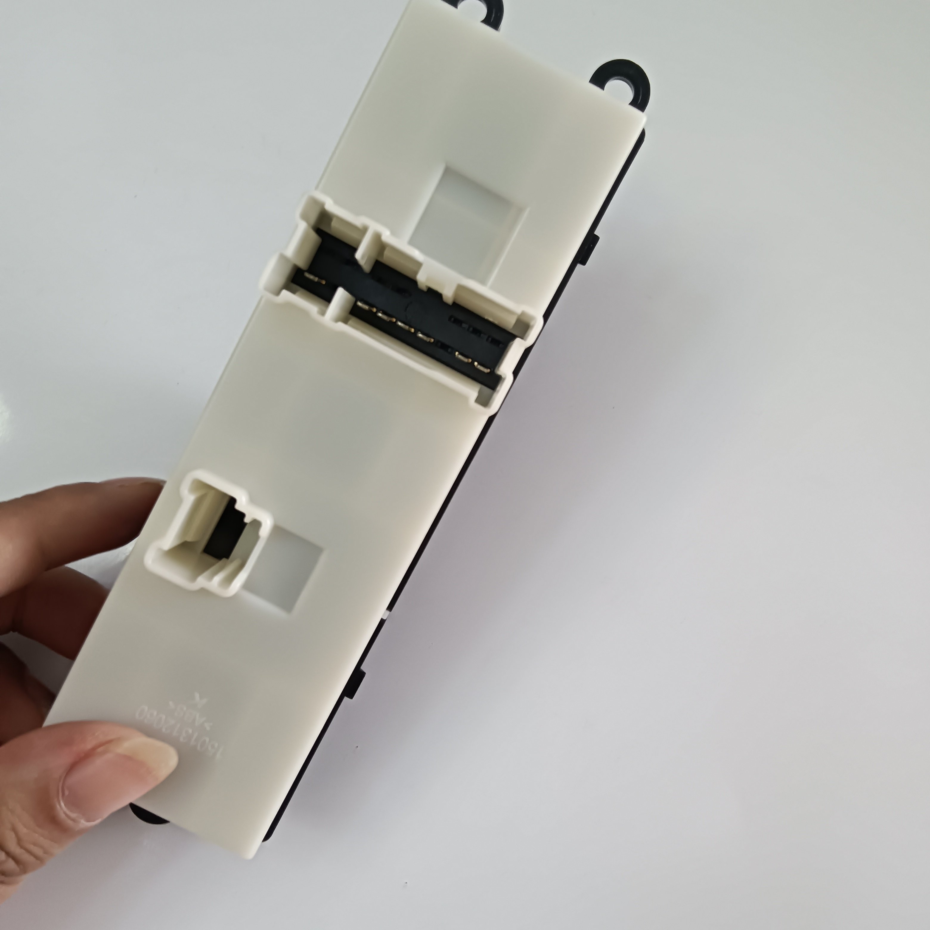 25400-95F0B Power Window Master Control Switch for Nissan SUNNY/ALMERA 2006-2013 Auto Repair 2540095F0B
