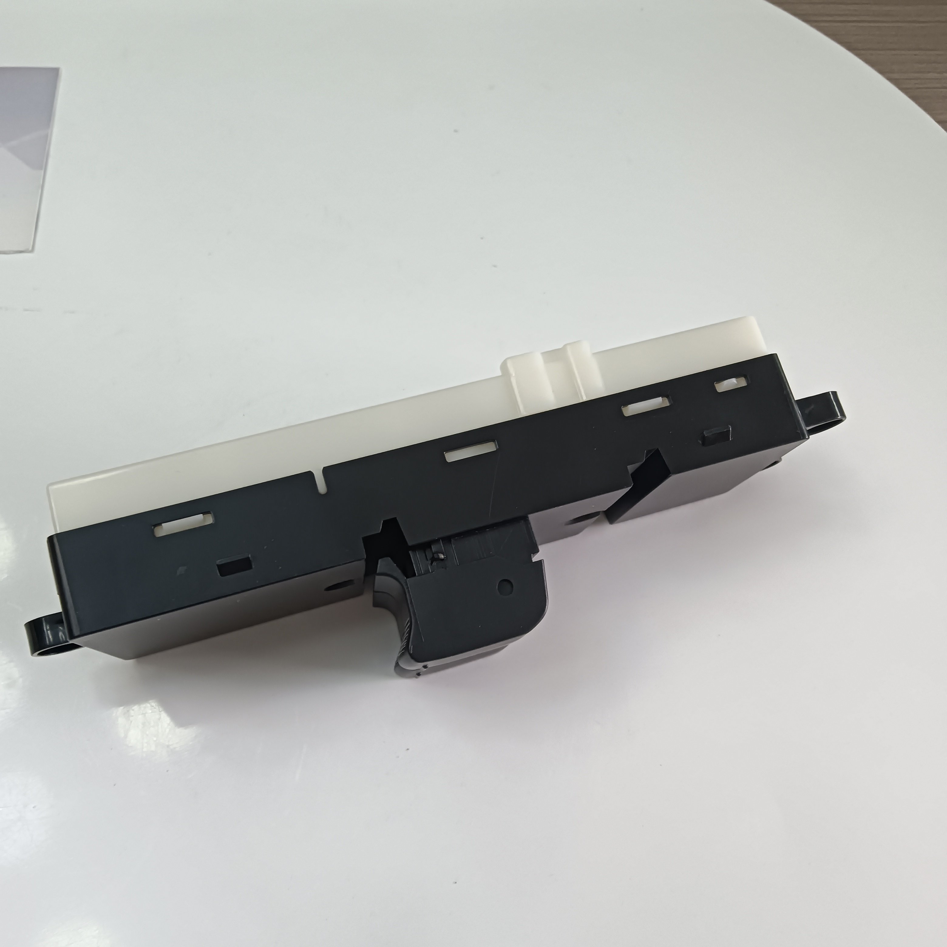 25400-95F0B Power Window Master Control Switch for Nissan SUNNY/ALMERA 2006-2013 Auto Repair 2540095F0B