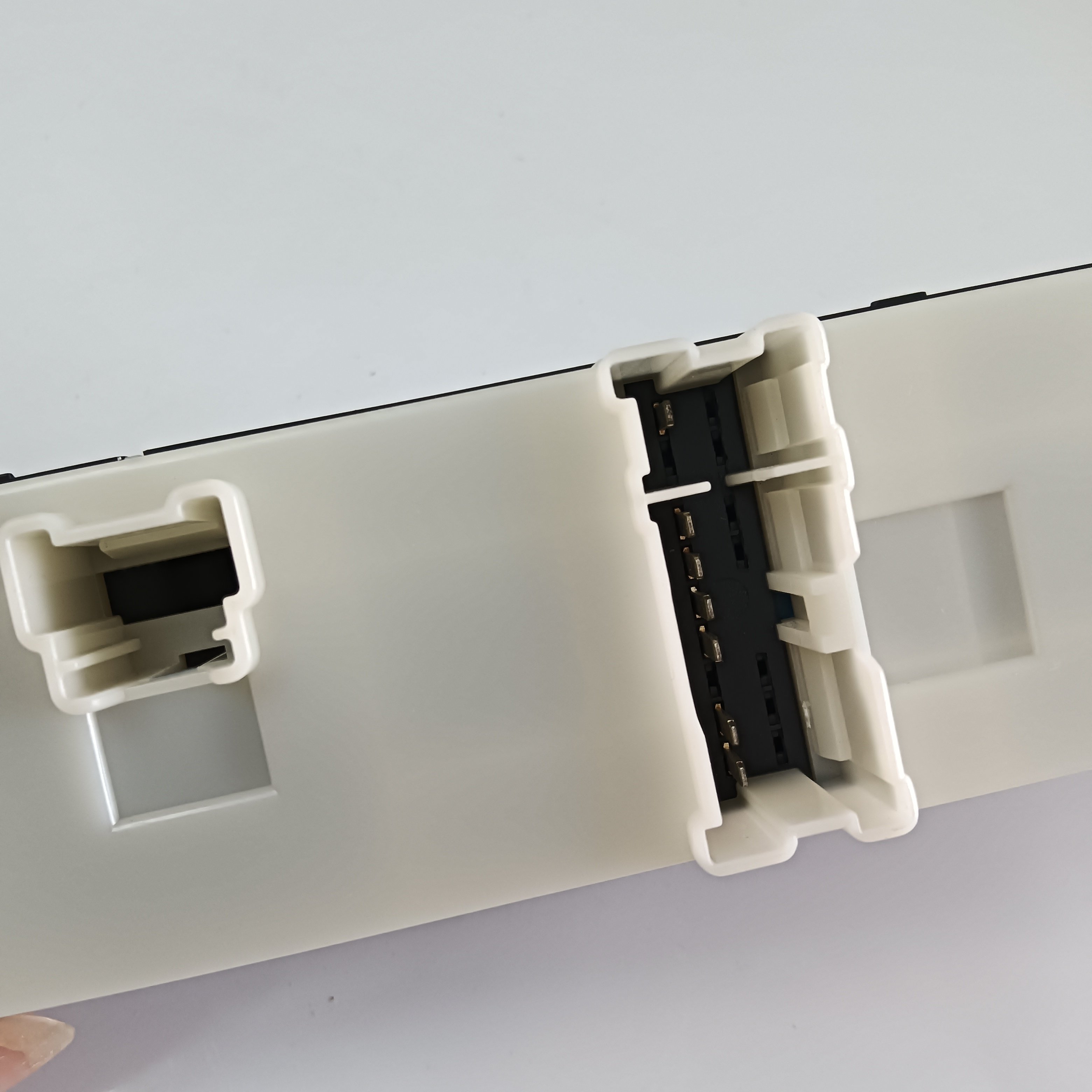 25400-95F0B Power Window Master Control Switch for Nissan SUNNY/ALMERA 2006-2013 Auto Repair 2540095F0B