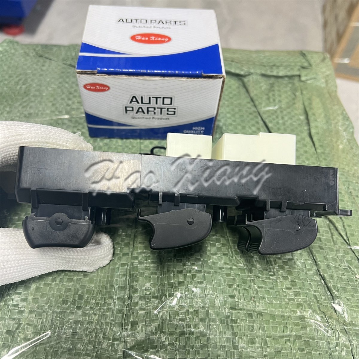 Haoxiang 84820-12350 21020 Electric Power Window Master Control Lifter Switch for Toyota Corolla