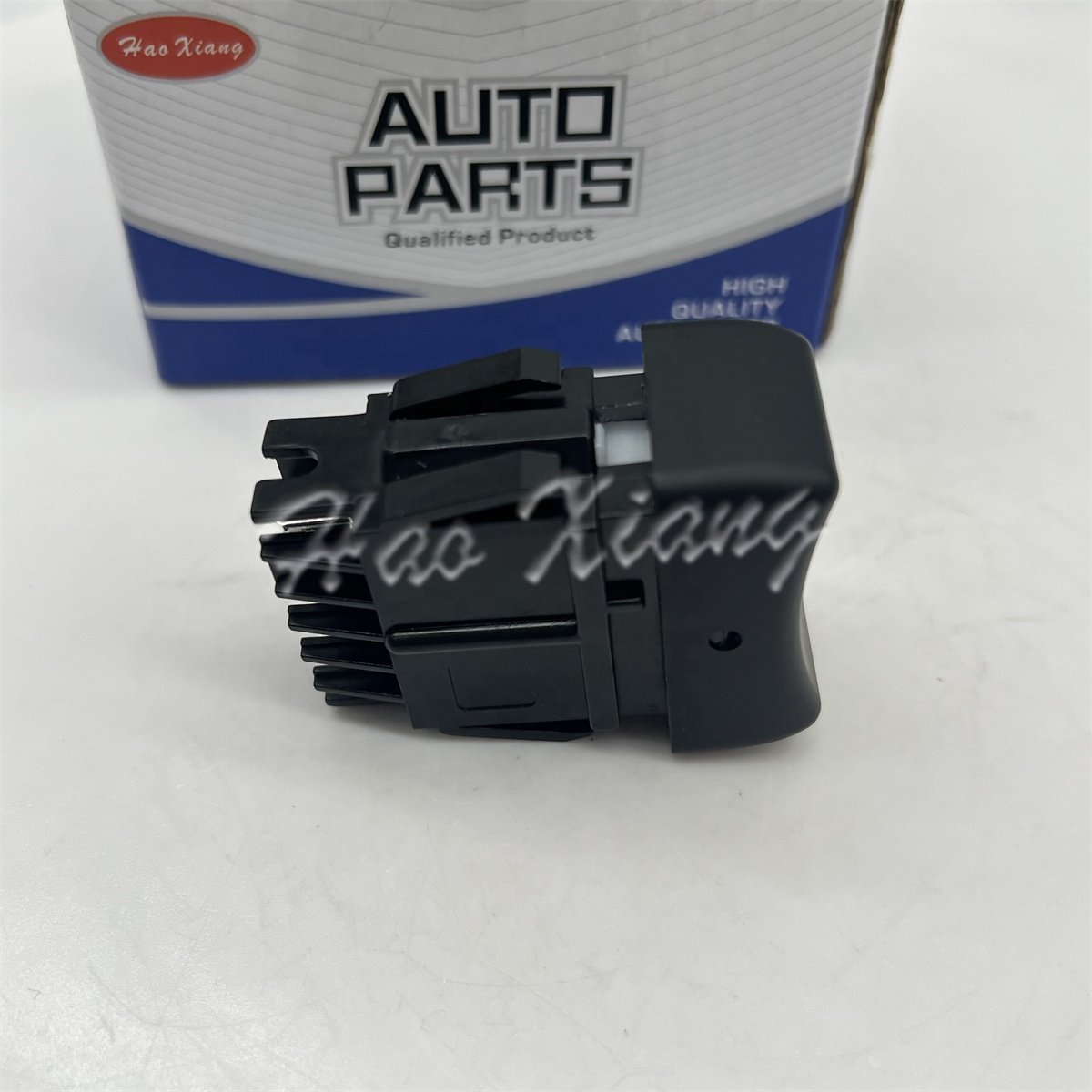 Haoxiang 7700705925 High Quality Window Master Switch Button for Renault R9 R12 R19