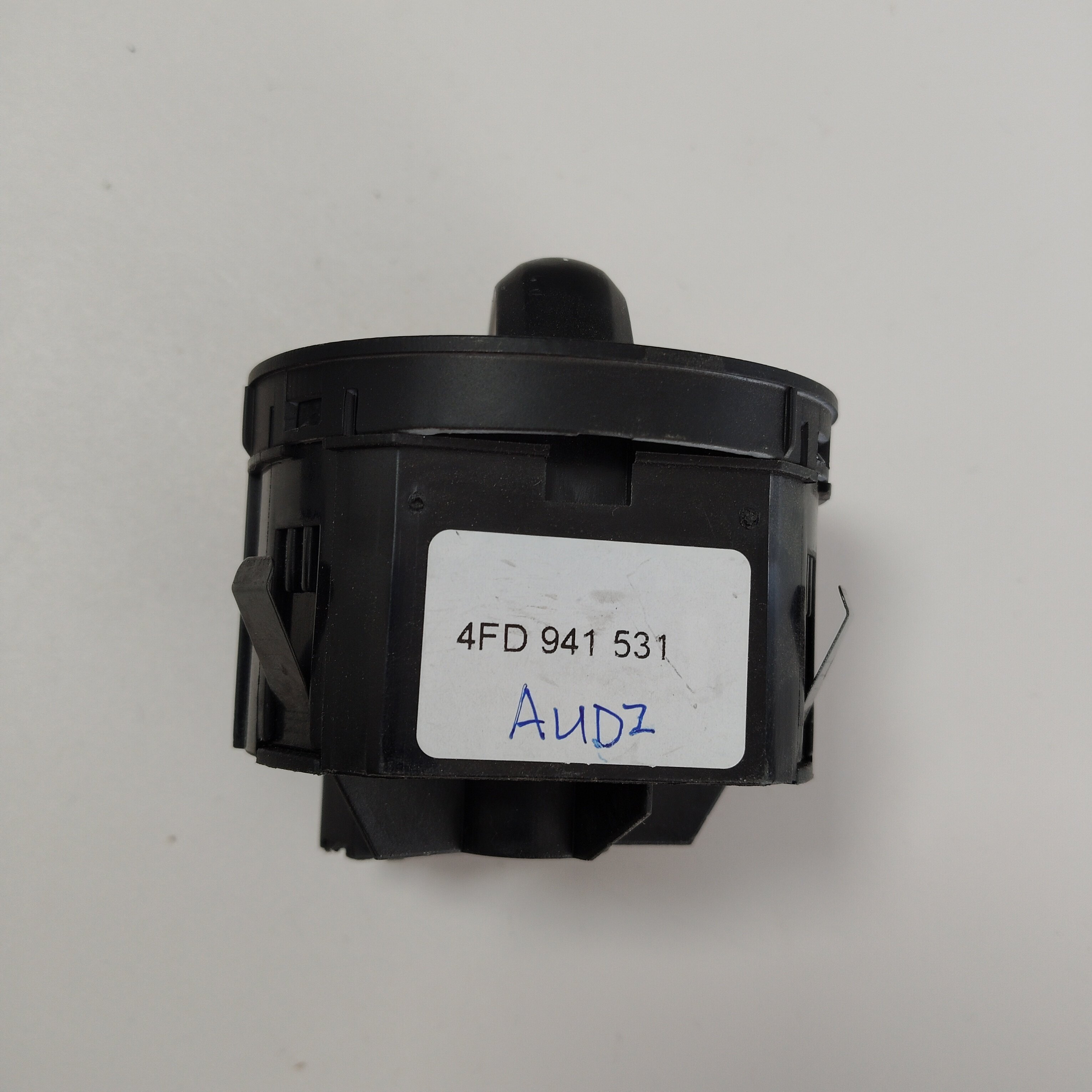 New Factory High Quality OEM 4FD 941 531 Headlight Switch Hazard Switch for Audi