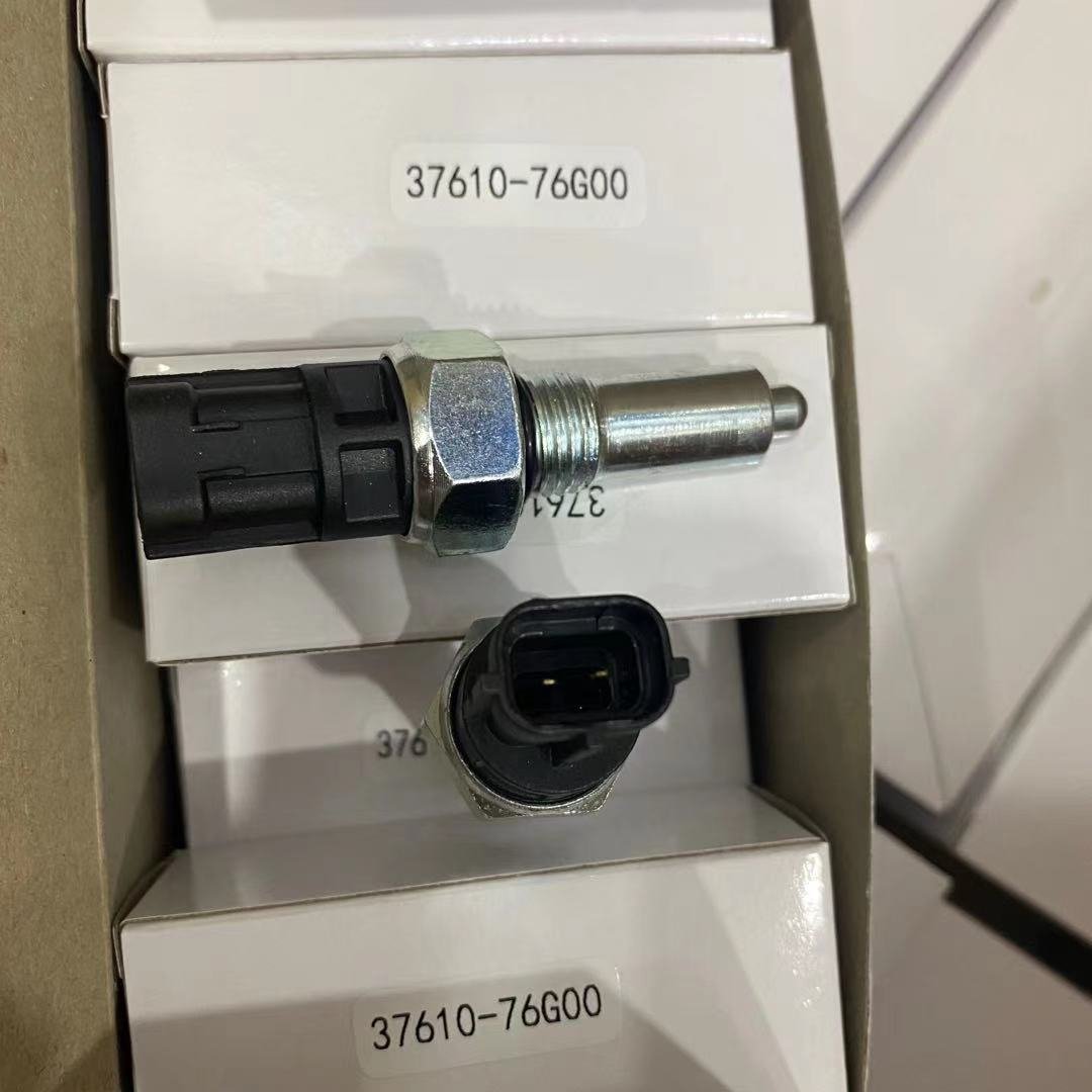 Wholesale Price Car Stop Light Switch, Reverse Light Switch for SUZUKI OE # 37610-76G00, 37610-76G10