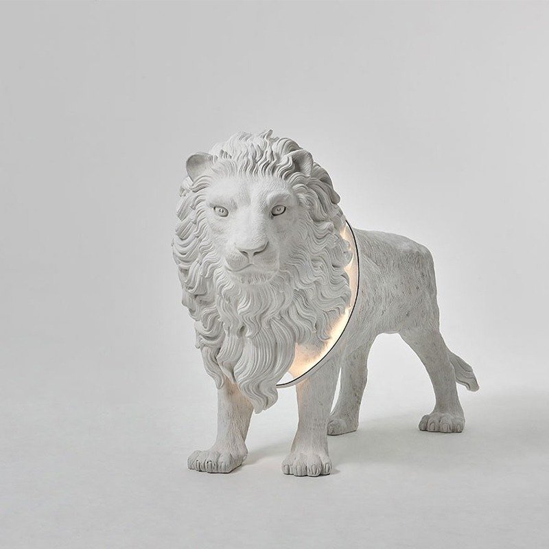 White Color Luxury Art Design Hall Decorative Landscape Sculpture lion Lamps Animal Giraffe Life Size Big Floor Lamp
