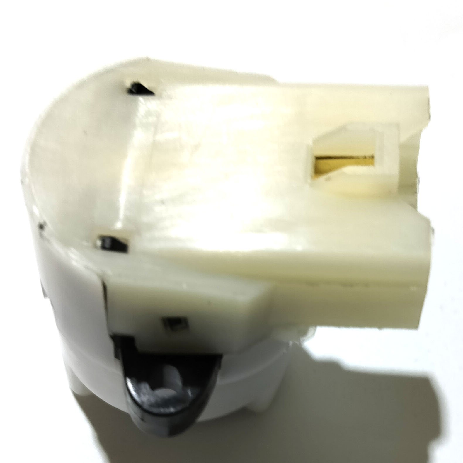 Ignition Switch Plug for Hyundai 931104D000