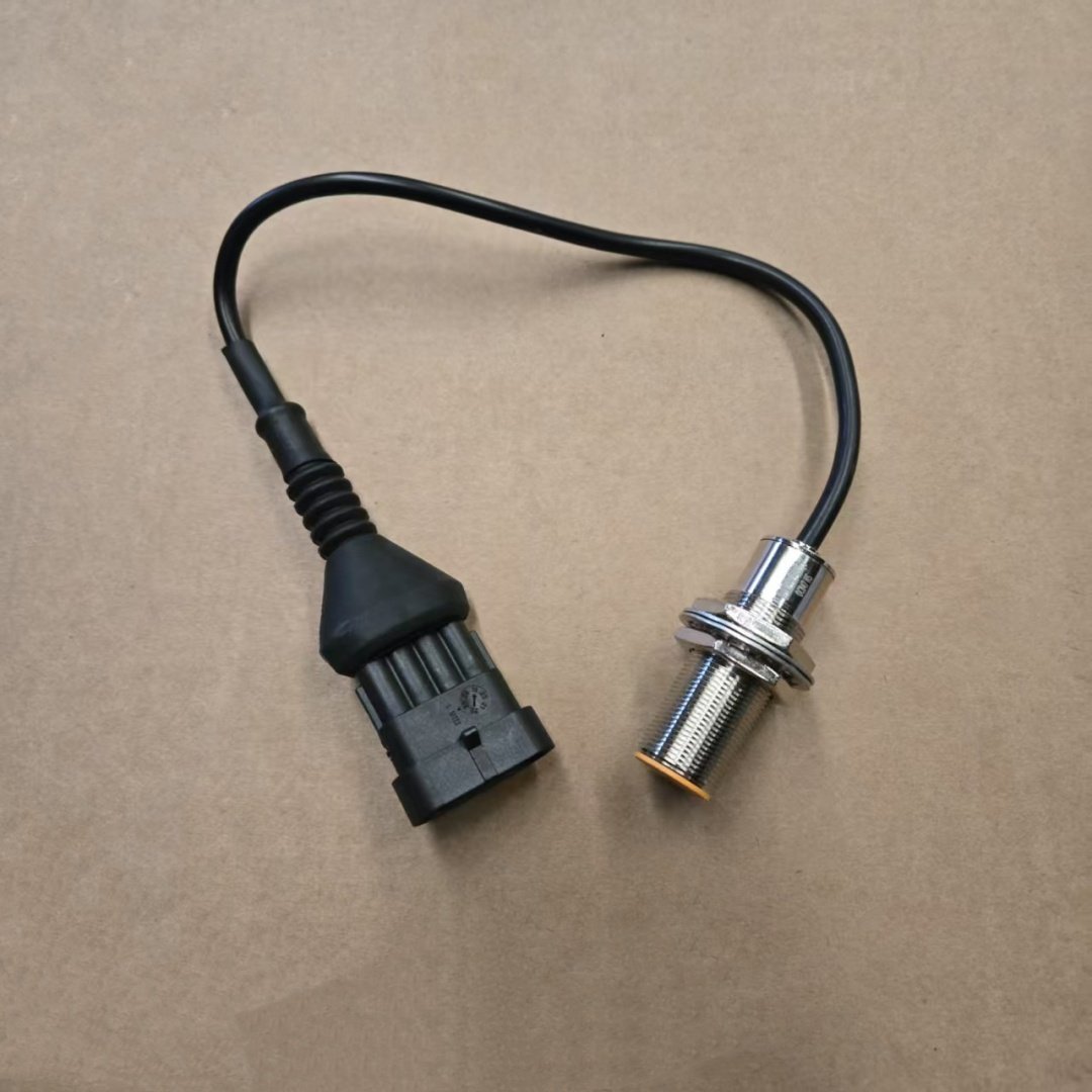 Sinotruk Sitrak C7H Truck Spare Parts Brake Light Switch Sensor Stop Lamp Switch 811W25503-0001