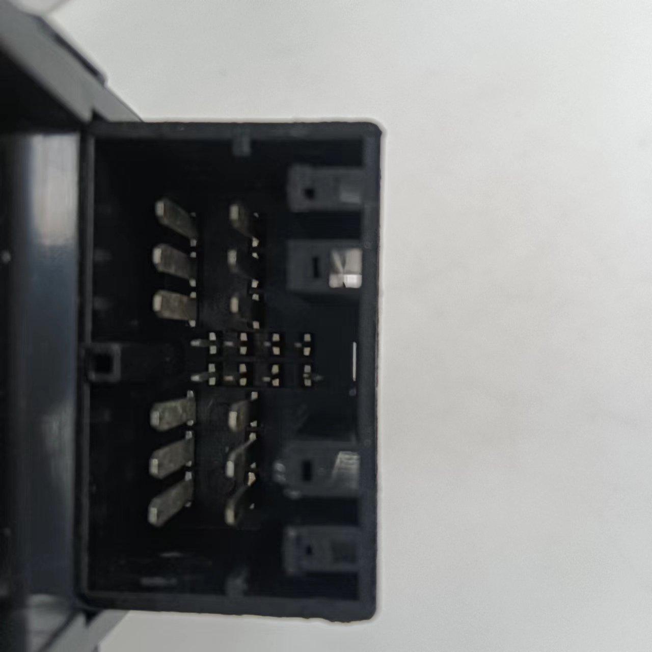 37990-66M00 Left Right Electric Power Window Control Switch in Passagner's Be Compatible With Suzuki Scroos S Cross 2014 2016