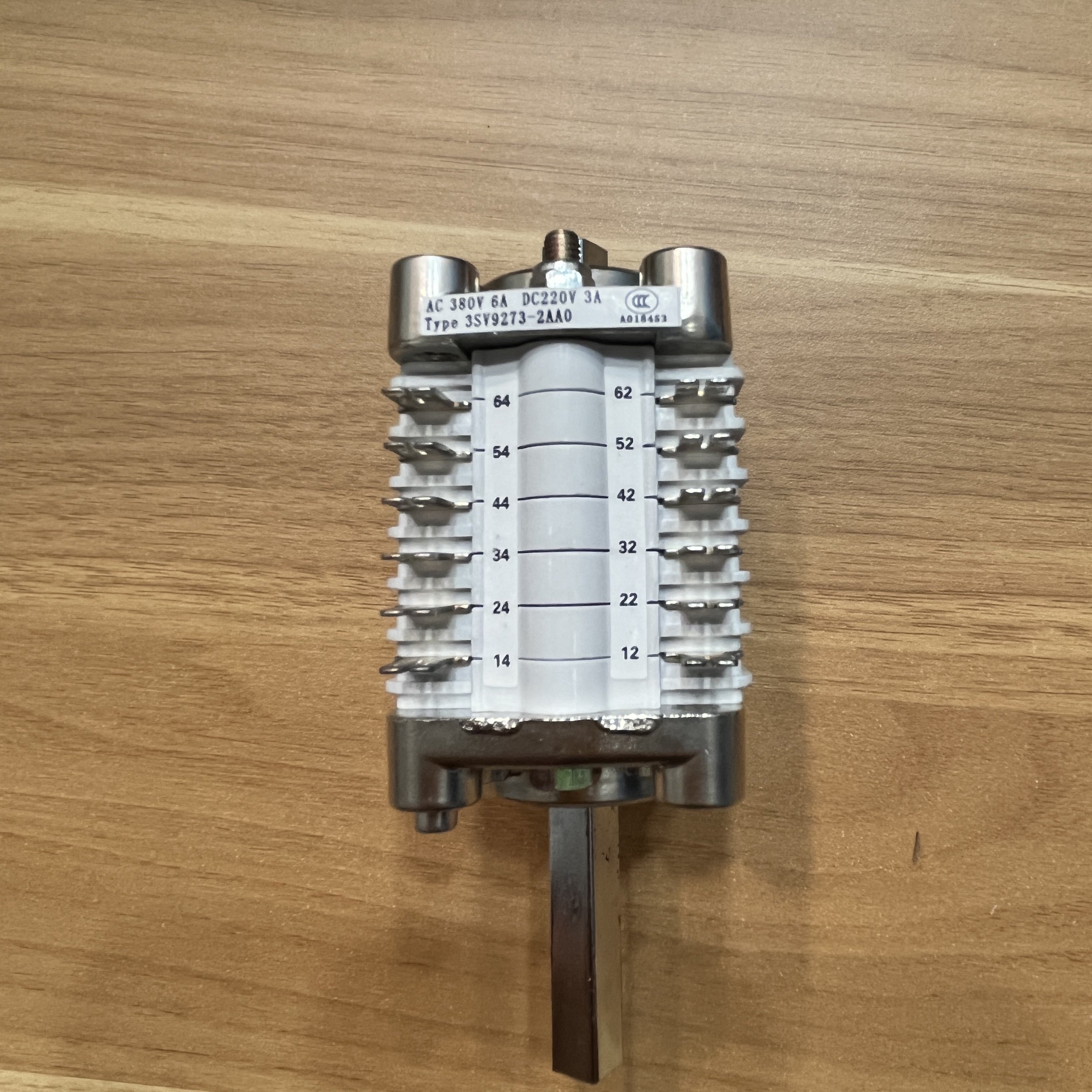 Brand New Vacuum Circuit Breaker Auxiliary Switch 3SV9273-2AA0