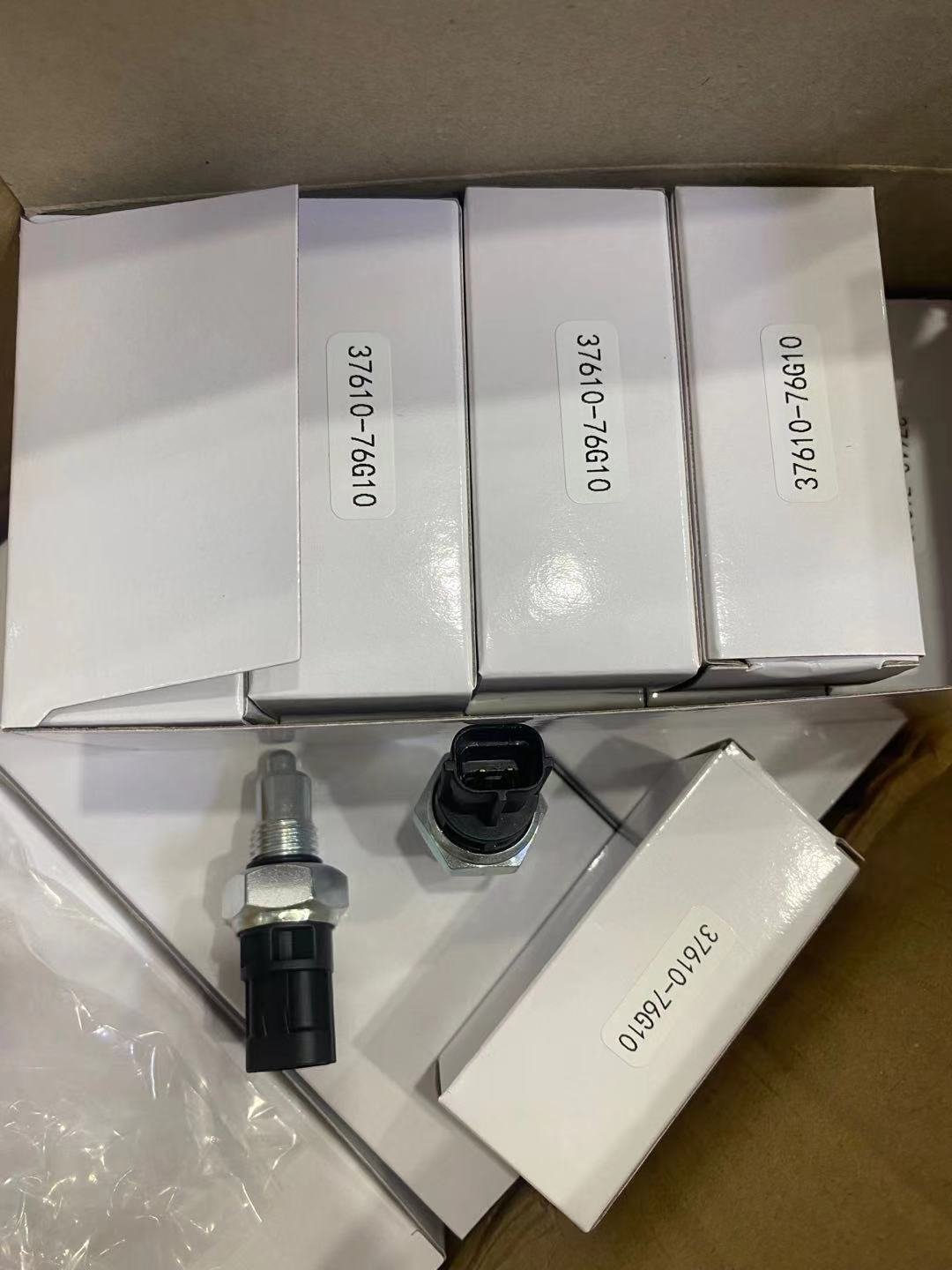 Wholesale Price Car Stop Light Switch, Reverse Light Switch for SUZUKI OE # 37610-76G00, 37610-76G10