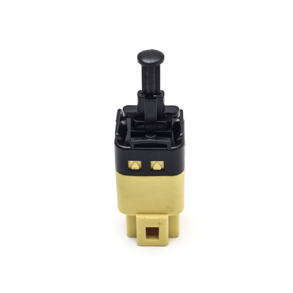 Parking Brake Switch Brake Light Switch Stop Lamp Switch for Chevrolet Aveo Chevrolet Evanda Chevrolet Kalos OEM NO 96874571