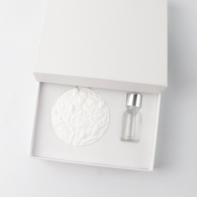 FinRu Round White Scented Ceramic Porcelain Flower Fragrance Essential Oil Diffuser Hanging Wardrobe Car Aromatic Air Freshener