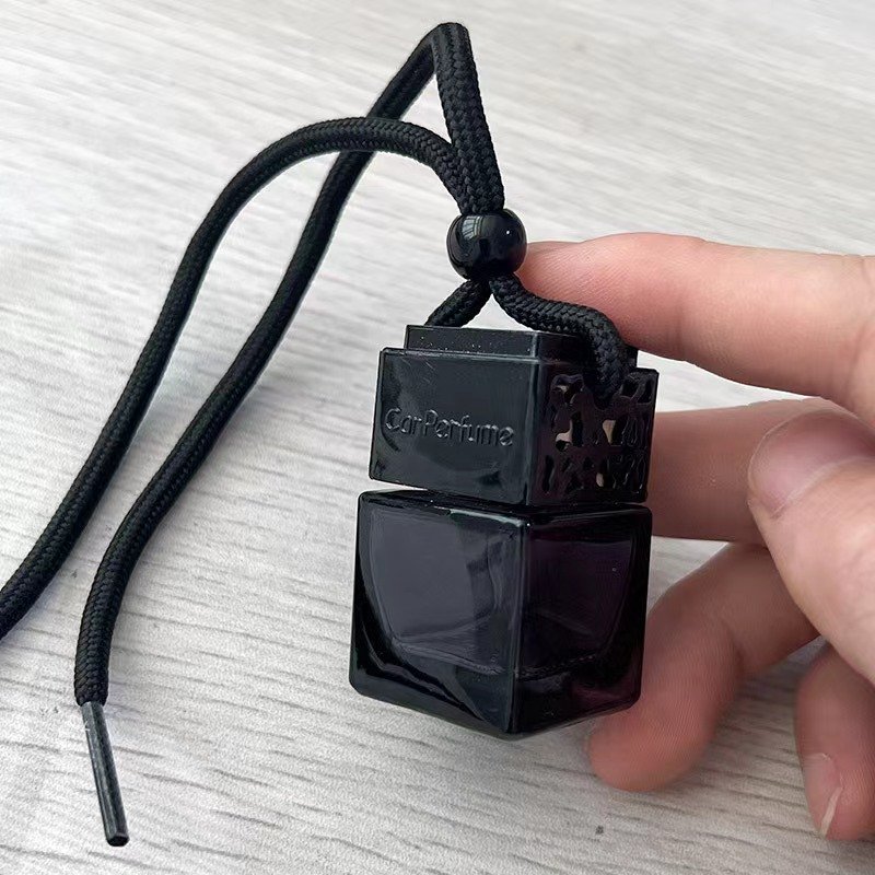 Custom 8ml Black Glass Bottle Plastic Screw Cap Car Hanging Bottle Car Air Freshener Essential Oil Perfume Diffuser Liquid