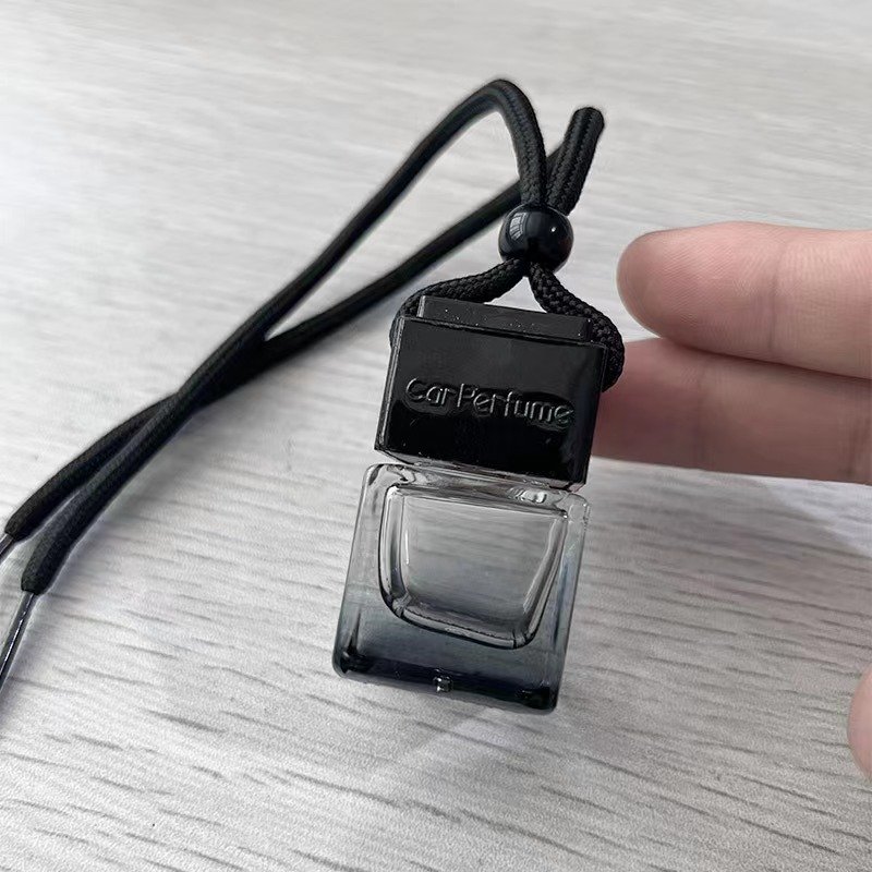 Custom 8ml Black Glass Bottle Plastic Screw Cap Car Hanging Bottle Car Air Freshener Essential Oil Perfume Diffuser Liquid