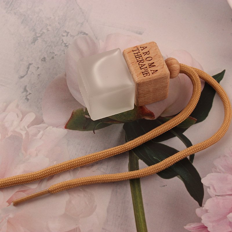 Wholesale 8ml Car Air Freshener Diffuser Empty Frosted Car Hanging Aroma Frosted Glass Perfume Bottle with Wooden Cap