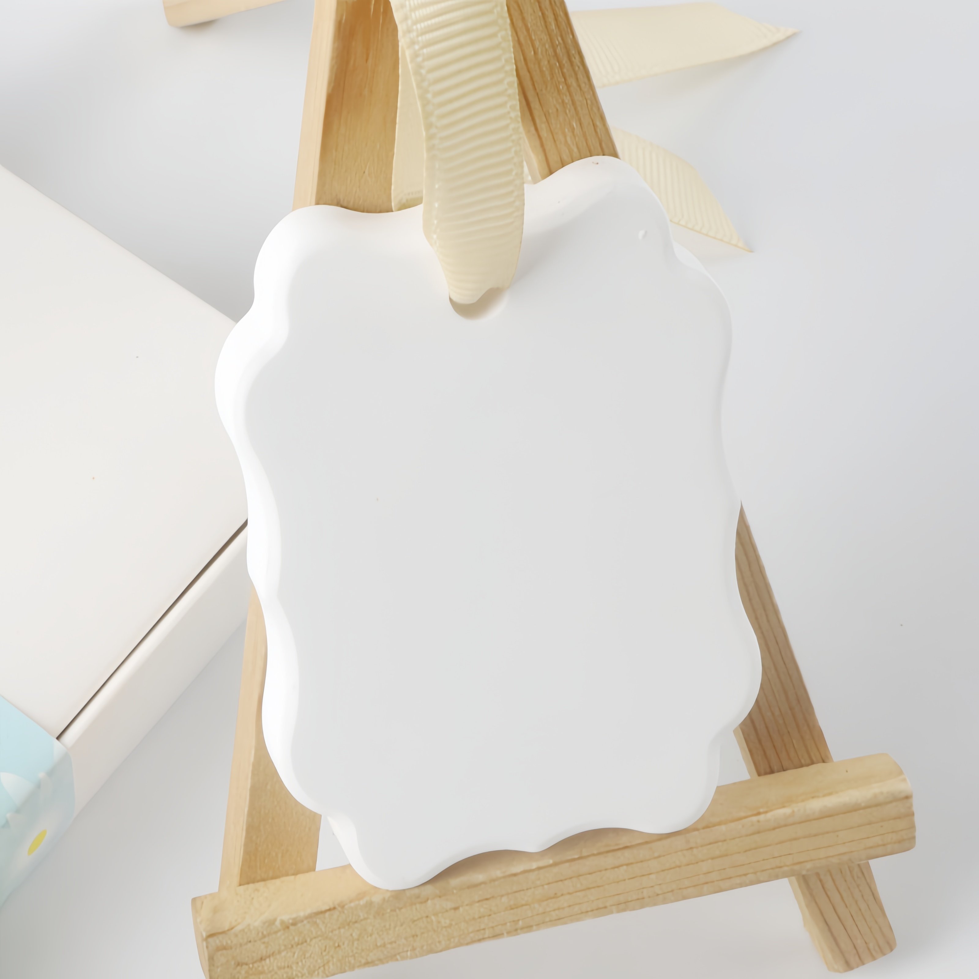 FinRu Customized White Shaped Gypsum Fragrance Essential Oil Diffuser Stone Aroma Scented Ceramic Hanging Car Air Freshener