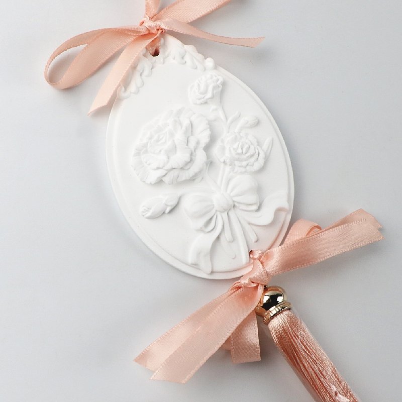 Hanging Oval Ceramic Rose Flower Patterned Car Decoration Scented Ceramic Stone Aroma Plaster Fragrance Essential Oil Diffuser