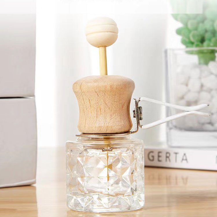 Diamond Shape Luxury Plastic Air Diffuser Eco-Friendly 10ml Car Aroma Diffuser Forest Clip Empty Glass Car Vent Home Office Lily