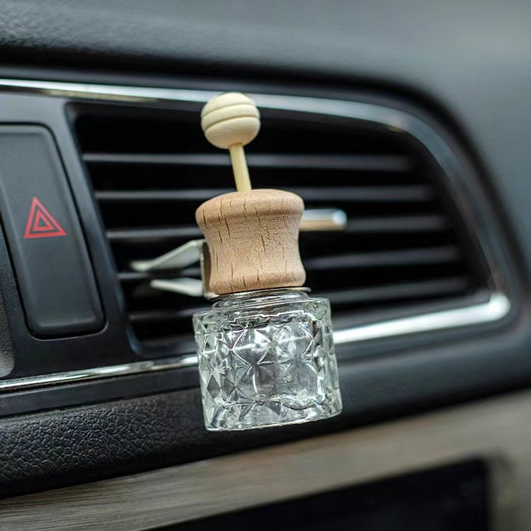 Diamond Shape Luxury Plastic Air Diffuser Eco-Friendly 10ml Car Aroma Diffuser Forest Clip Empty Glass Car Vent Home Office Lily