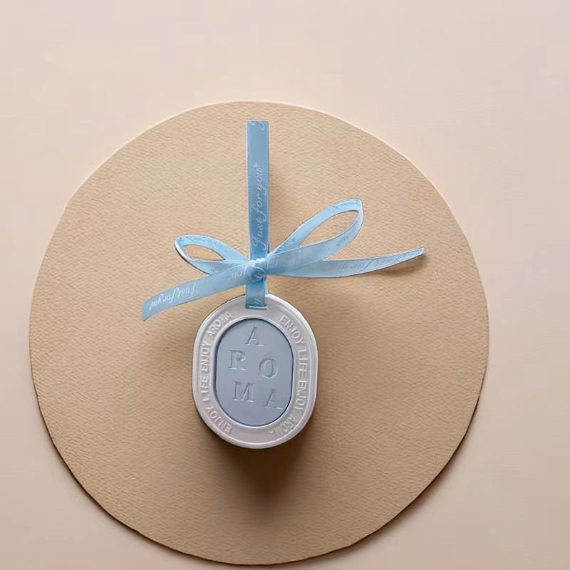 Stocked Wholesale Scented Oval Ceramic Aromatherapy Home Car Hanging Decoration Air Freshener Essential Oil Fragrance Diffuser