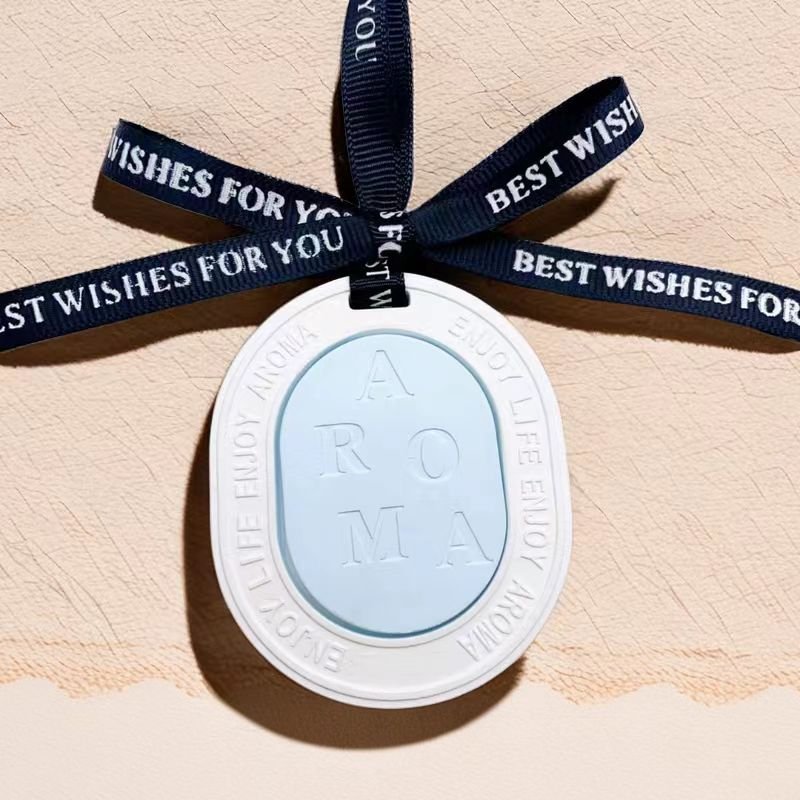 Stocked Wholesale Scented Oval Ceramic Aromatherapy Home Car Hanging Decoration Air Freshener Essential Oil Fragrance Diffuser