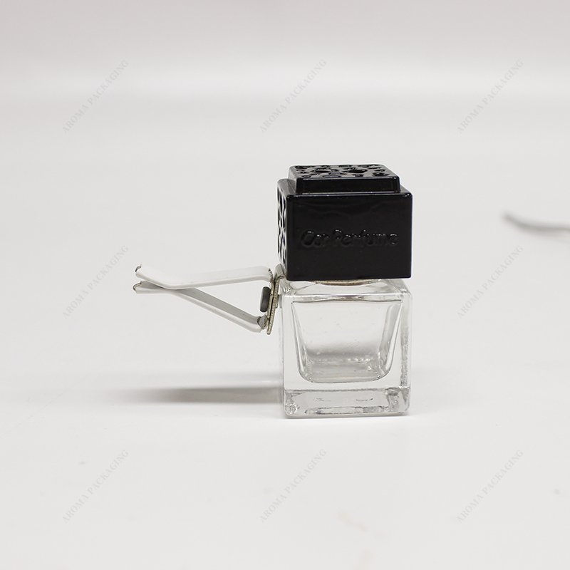 Luxury Car Vent Clip 5ml 8ml 10ml Hanging Round Aroma Air Freshener Car Fragrance Diffuser Bottle With Metal Lid Wholesale