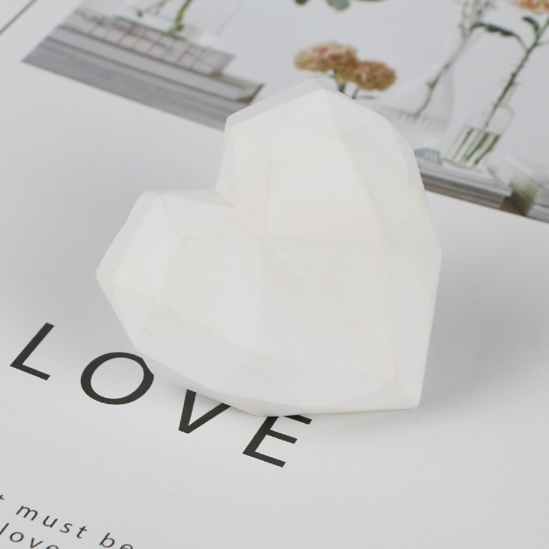 Handmade Heart Shaped Scented Ceramic Fragrance Essential Oil Diffuser Stone Car Perfume Vent Clip Air Freshener