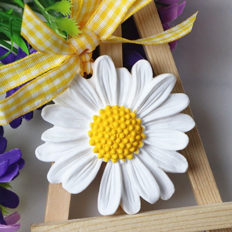 FinRu Wholesales Stocked Hanging Car Wardrobe Air Freshener Scented Ceramic Aromatherapy Fragrance Essential Oil Diffuser