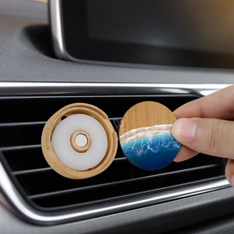 Wholesale Unique Stylish Car Air Freshener Wood Air Perfume Diffuser Can Be Custom Vent Clip Wooden Car Freshener Air