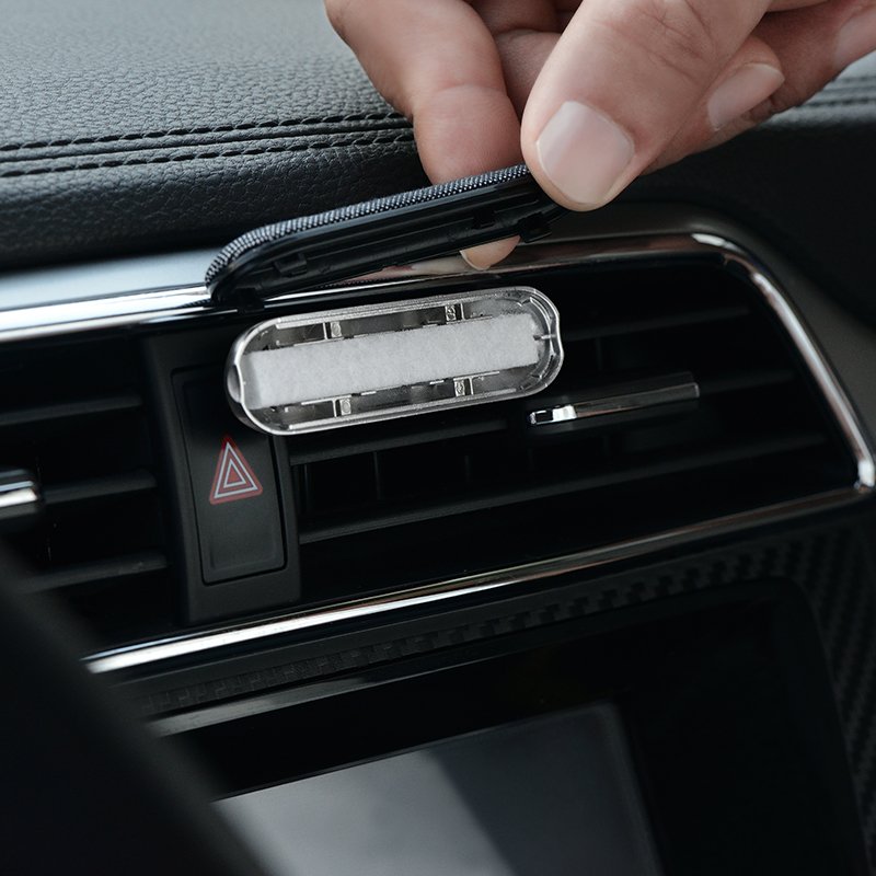Hot Sale Auto Outlet Vent Clip Diffuser Air Freshener Luxury Car Perfume Aroma Essential Oil Gift Set private label custom OEM