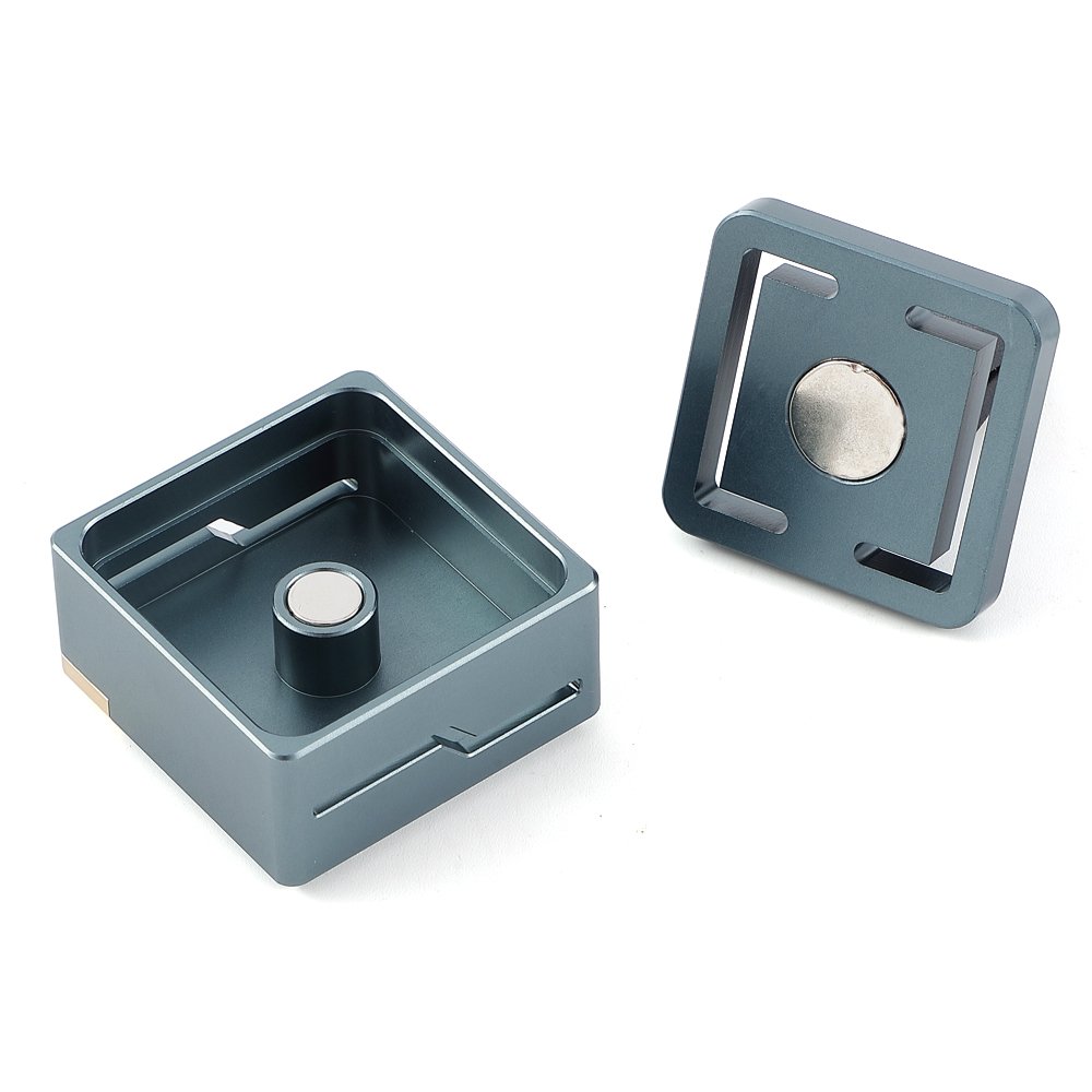 Manufacture Luxury Decor Golden Lasting Car Smell Air Freshener Car Perfume Refillable Car Perfume Diffuser Clip Design 2025